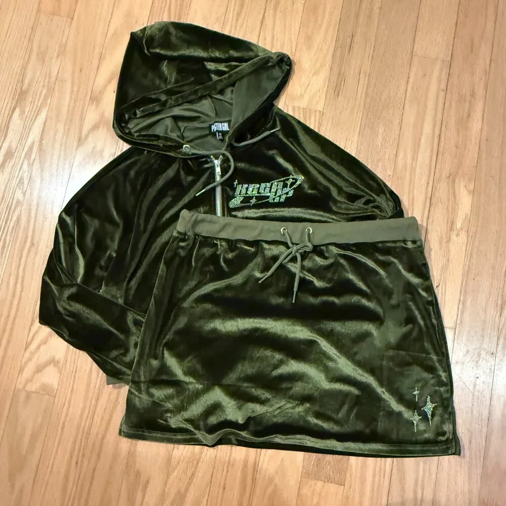 Poster Girl Moss Green Kissed A Girl Velour Skirt Set Women's XL - Picture 4 of 11